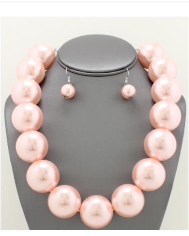 Pink Oversize Pearl Necklace